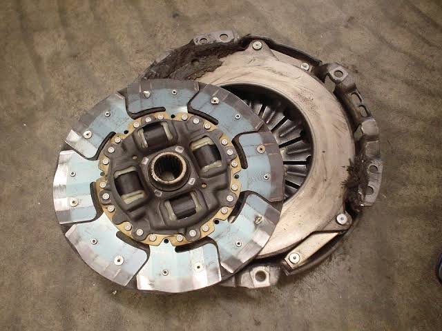 Clutch Kereta