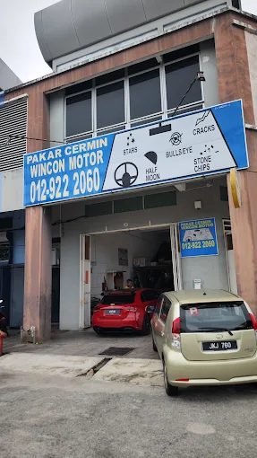Doktor Pakar Cermin Kuantan